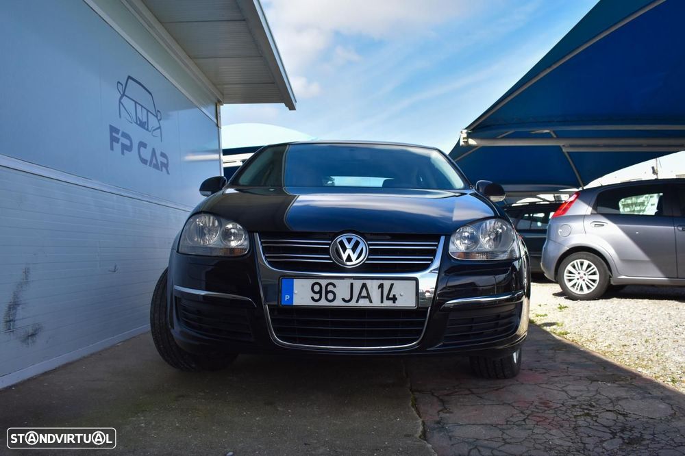 VW Jetta 1.6 TDi Highline - 3