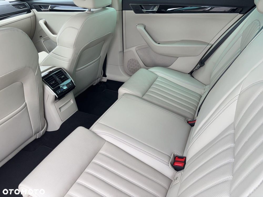 Skoda Superb 2.0 TDI SCR L&K DSG - 22