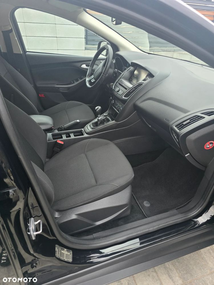 Ford Focus 1.5 EcoBoost STart-Stopp-System TITANIUM - 16