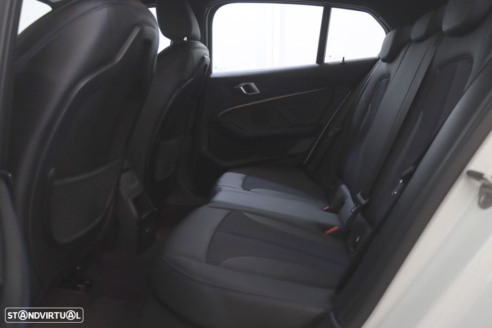 BMW 116 d Pack Desportivo M - 7