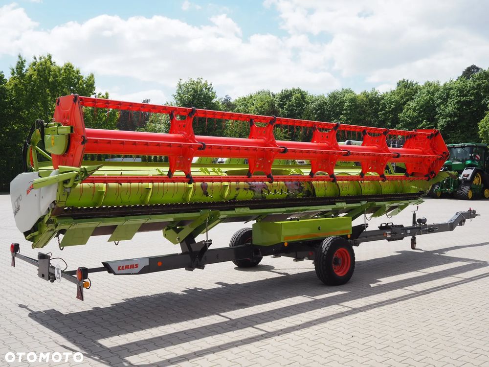 Claas Trion 650 + V650 - 13