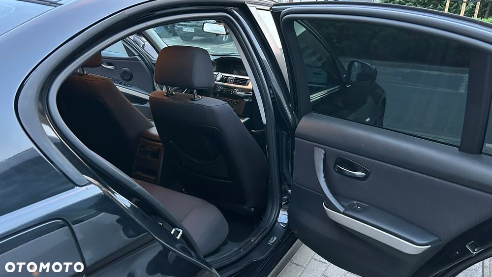 BMW Seria 3 320d Efficient Dynamics - 17