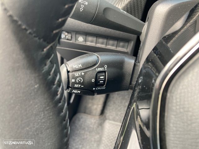 Peugeot e-2008 50 kWh Allure Pack - 21