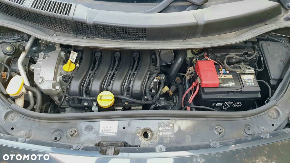 Renault Scenic 1.6 16V Authentique - 8
