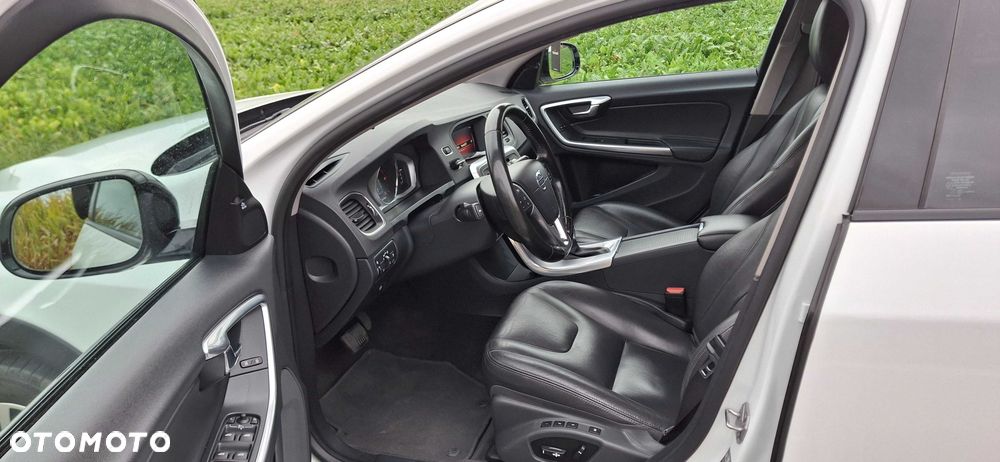 Volvo V60 Cross Country - 5