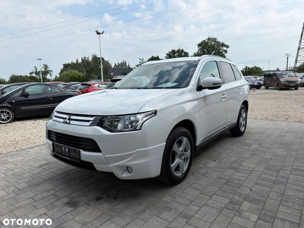 Mitsubishi Outlander 2.2 DID Intense + - 11