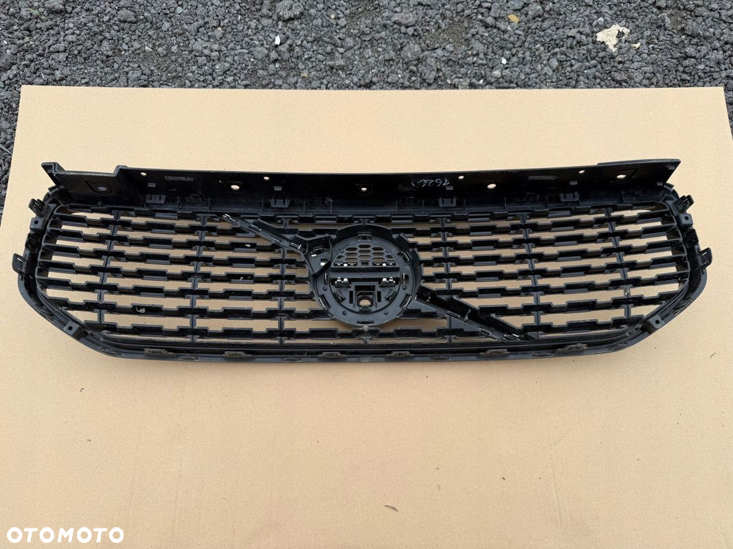 GRILL ATRAPA Volvo XC40 R DESIGN IDEALNA ORYGINAŁ - 4
