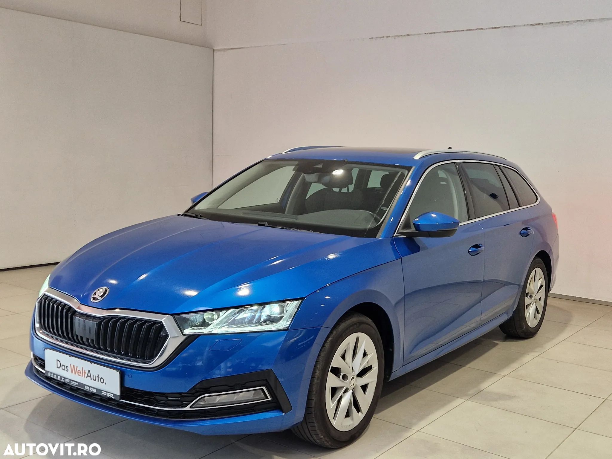 Skoda Octavia Combi 2.0 TDI DSG Style - 1