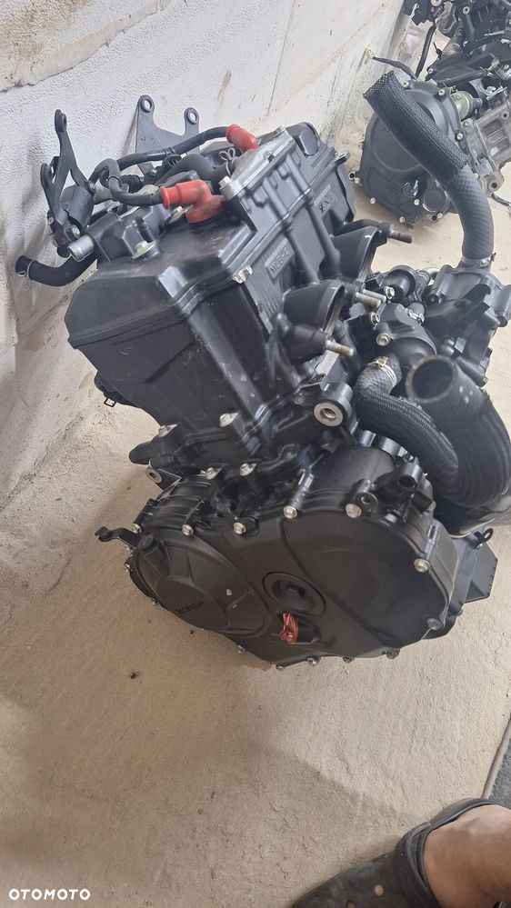 Silnik Honda Hornet Transalp 750 2024 - 5