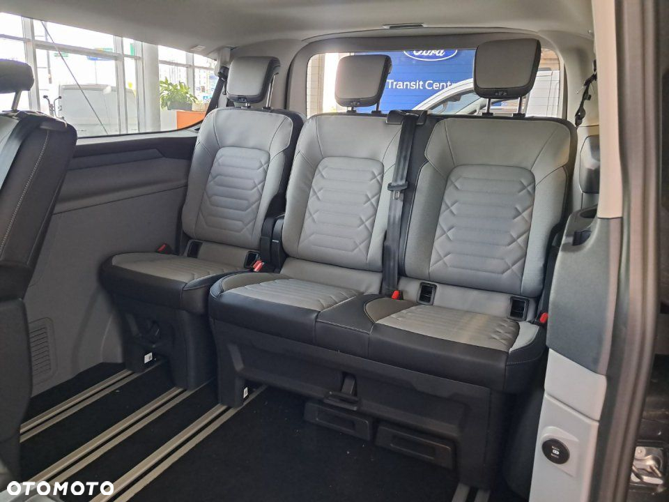 Ford Tourneo Custom - 13