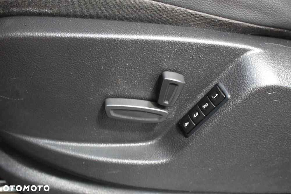 Ford S-Max 2.0 TDCi DPF Titanium - 26