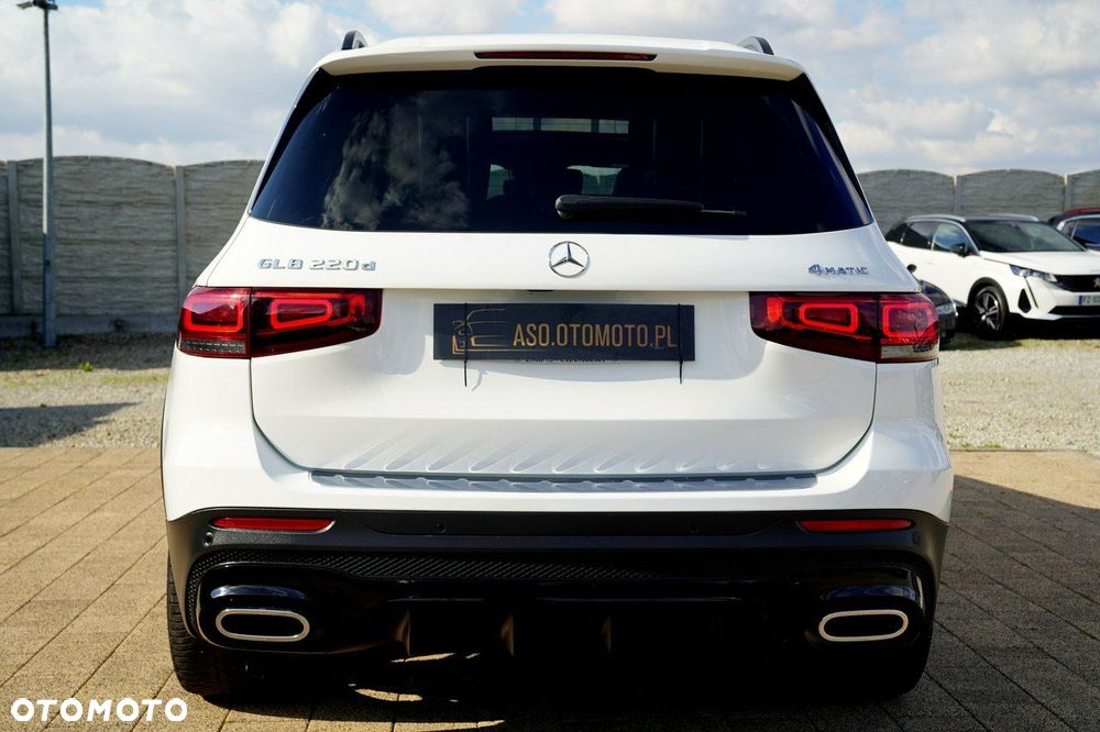 Mercedes-Benz GLB - 11