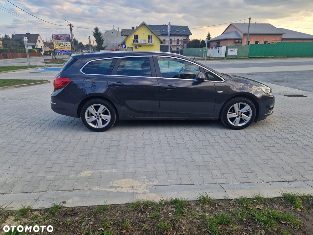 Opel Astra 1.4 Turbo Cosmo - 4