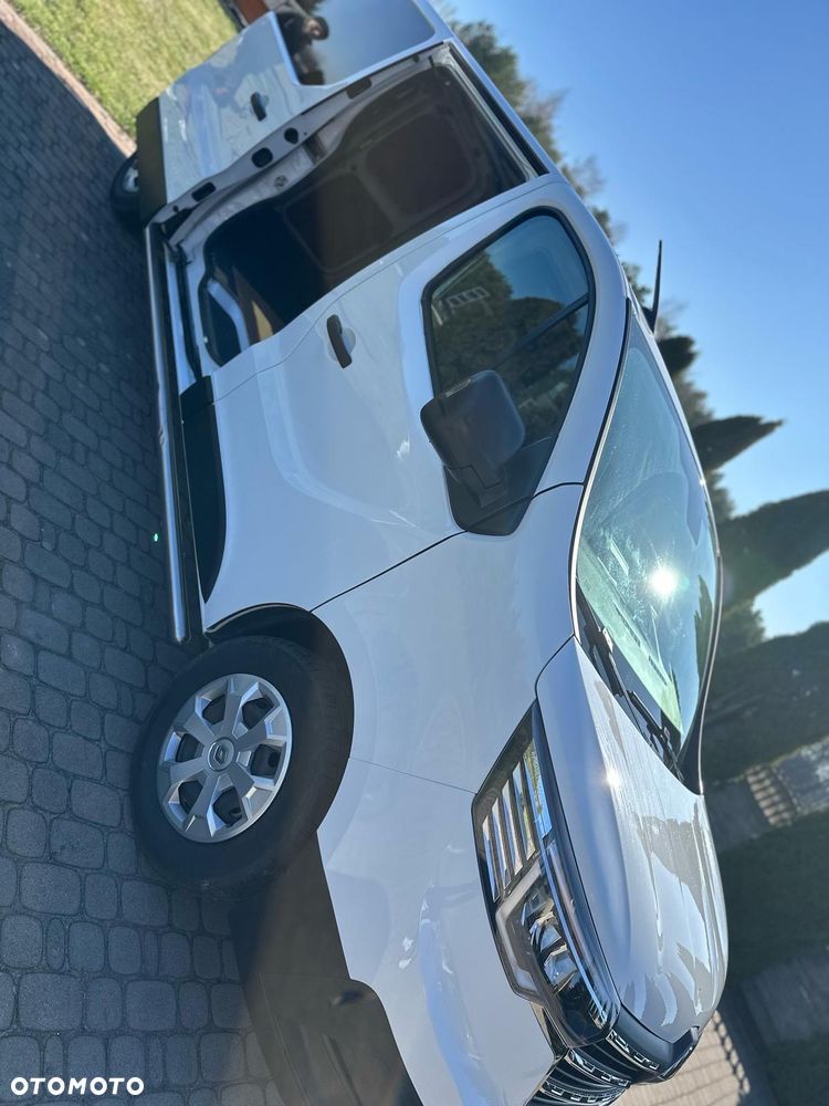 Renault Trafic Grand 2.0 dCi - 10