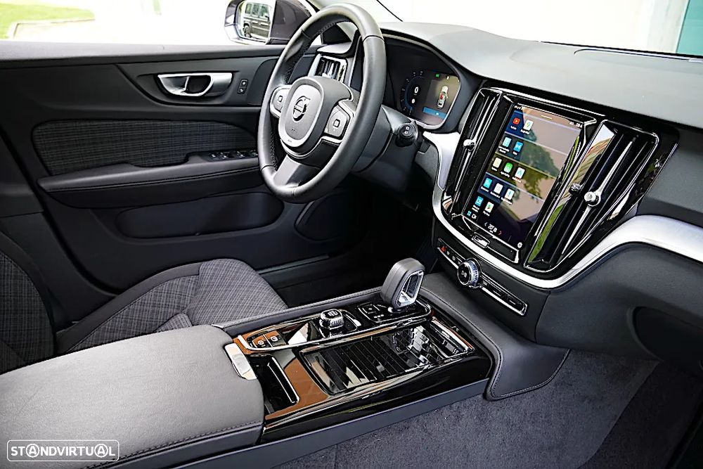 Volvo V60 2.0 T6 AWD TE Core - 25