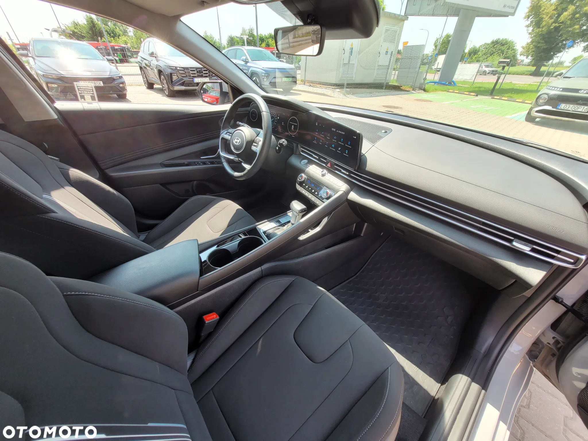 Hyundai Elantra 1.6 Smart CVT - 16