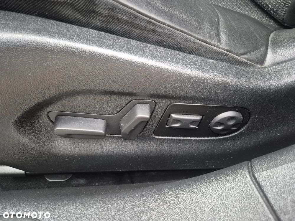 Citroën C5 3.0 HDi V6 Exclusive Equilibre Navi - 23