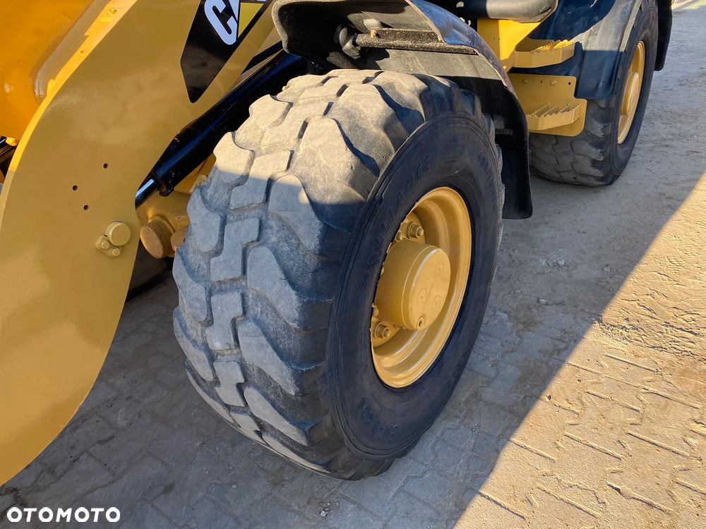 Caterpillar CAT 907H, 2012 ROK, ŁYŻKA OTWIERANA + WIDŁY, z NIEMIEC - 20