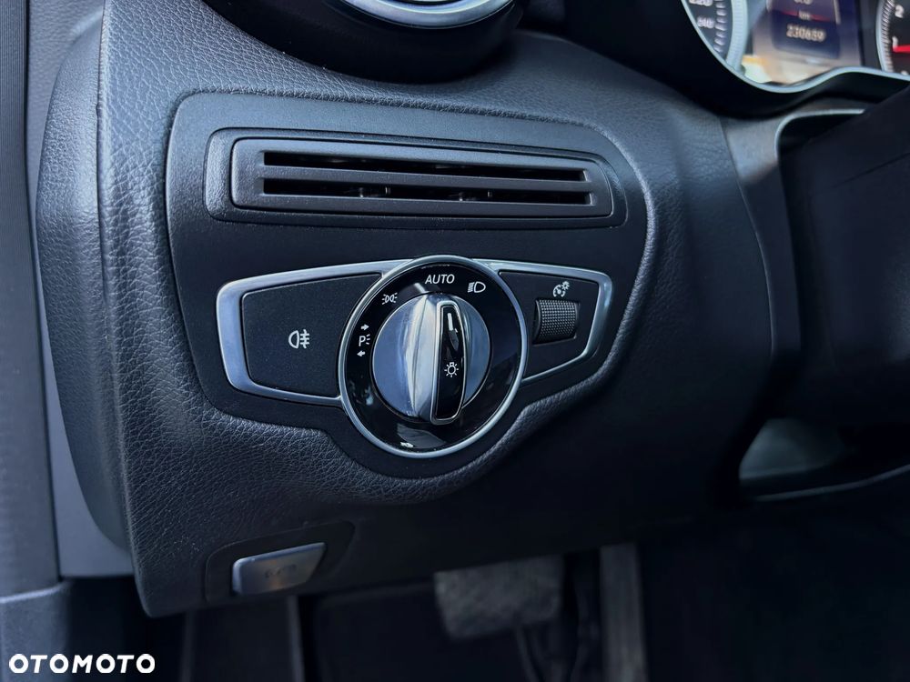 Mercedes-Benz Klasa C 200 7G-TRONIC - 33