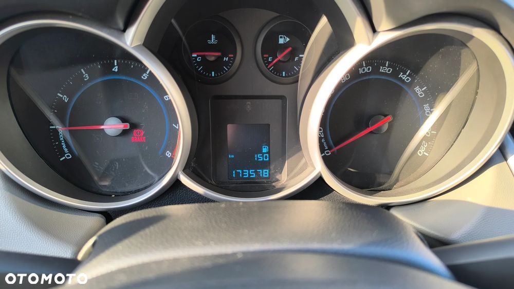 Chevrolet Cruze - 14