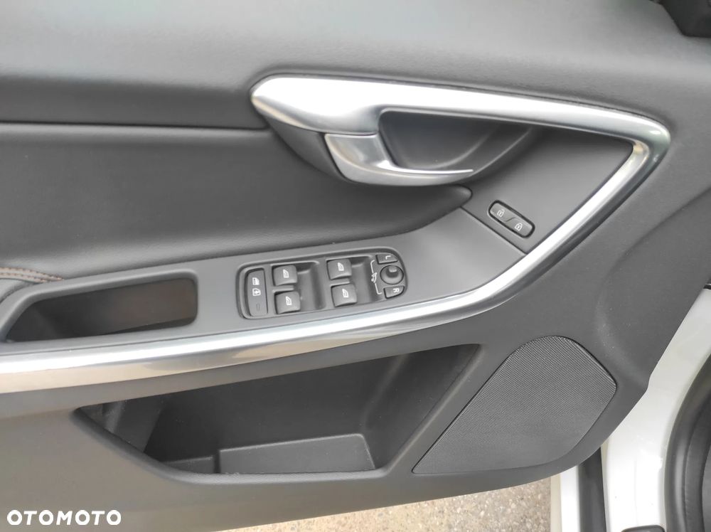 Volvo XC 60 D4 AWD Summum - 14