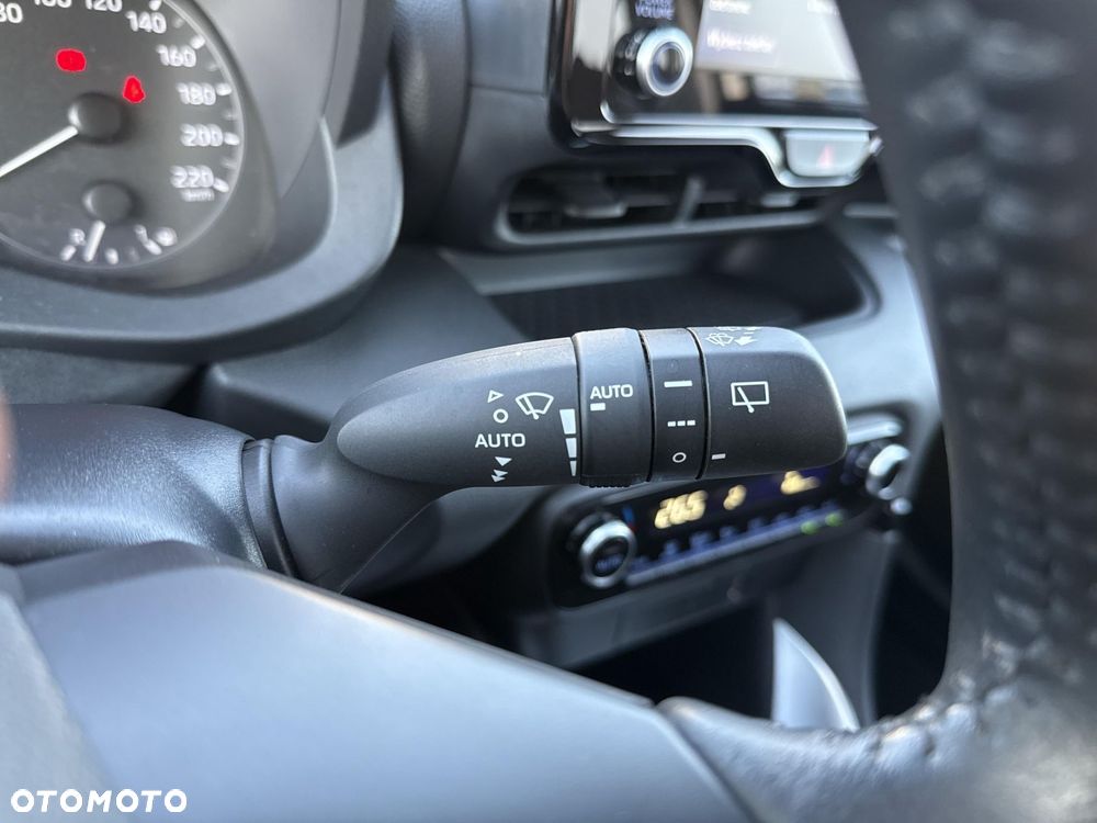 Toyota Yaris Hybrid 1.5 Comfort - 23