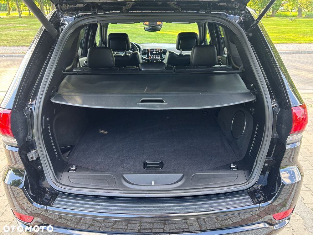Jeep Grand Cherokee - 16