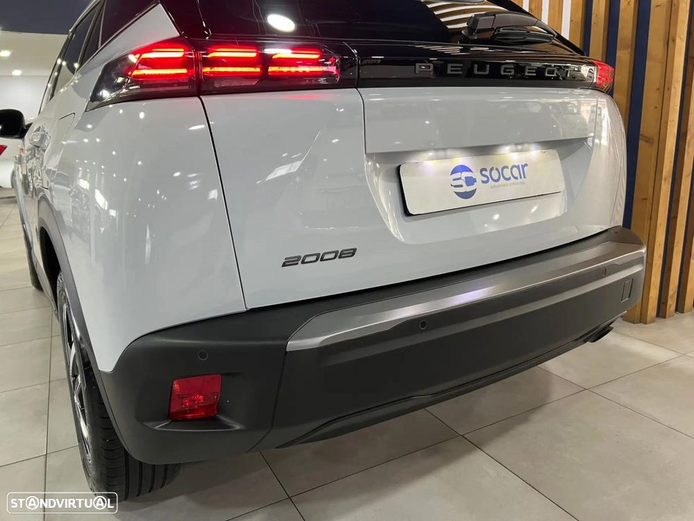 Peugeot 2008 - 8