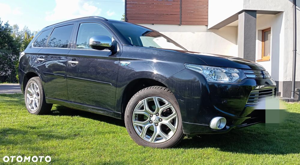 Mitsubishi Outlander - 1