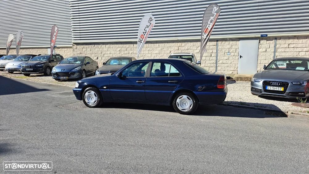 Mercedes-Benz C 180 Classic - 24