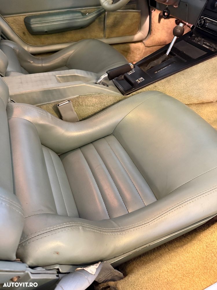 Chevrolet Corvette - 4