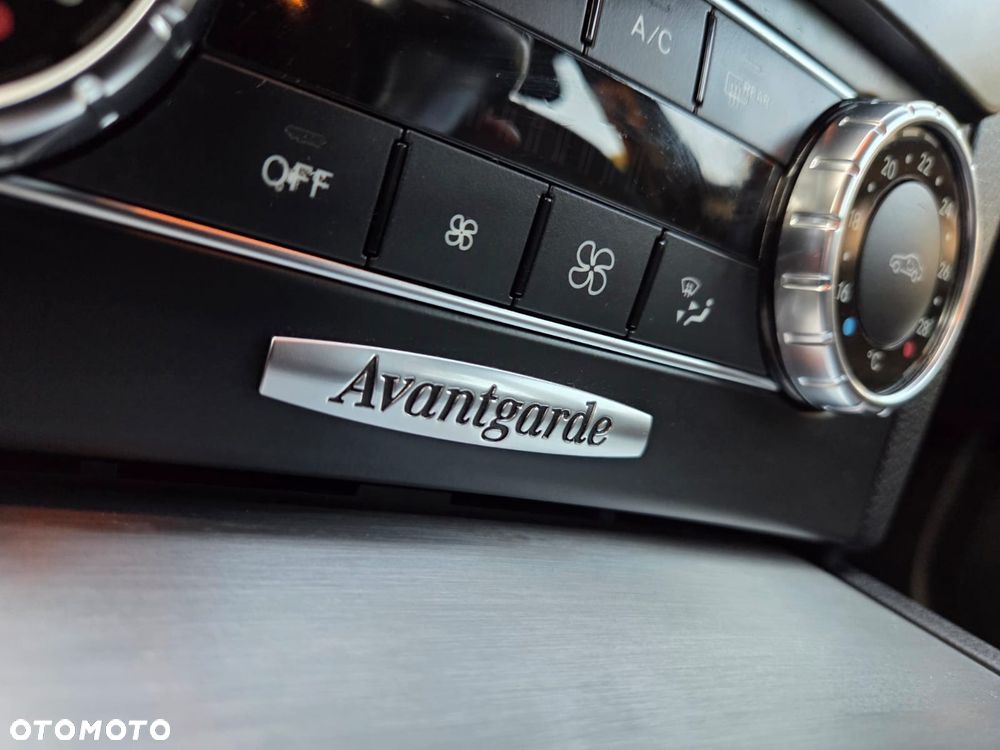 Mercedes-Benz Klasa C 200 T Kompressor Automatik Avantgarde - 12