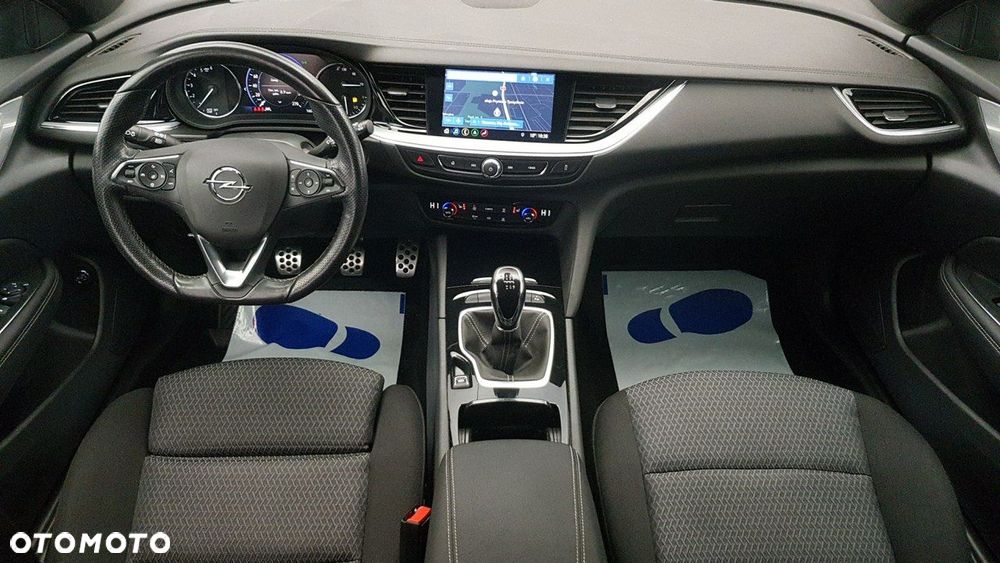 Opel Insignia - 15