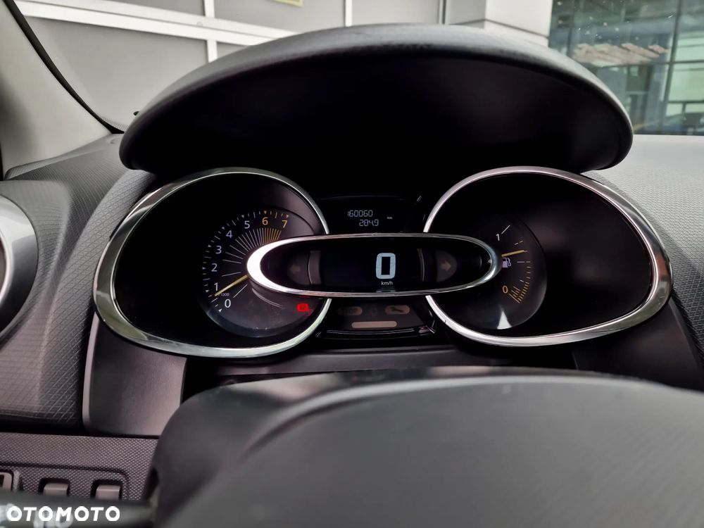 Renault Clio 1.2 16V Expression - 9