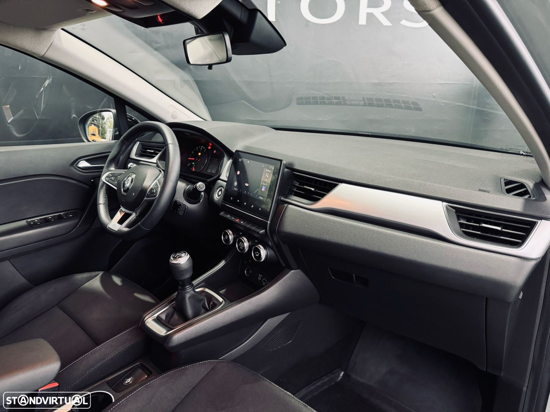 Renault Captur - 15