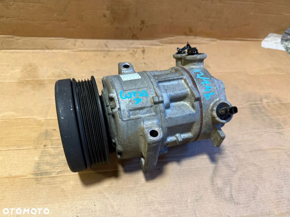 Sprężarka klimatyzacji Opel Corsa D 1.2 1.4 benzyna 55701200 OE - 1