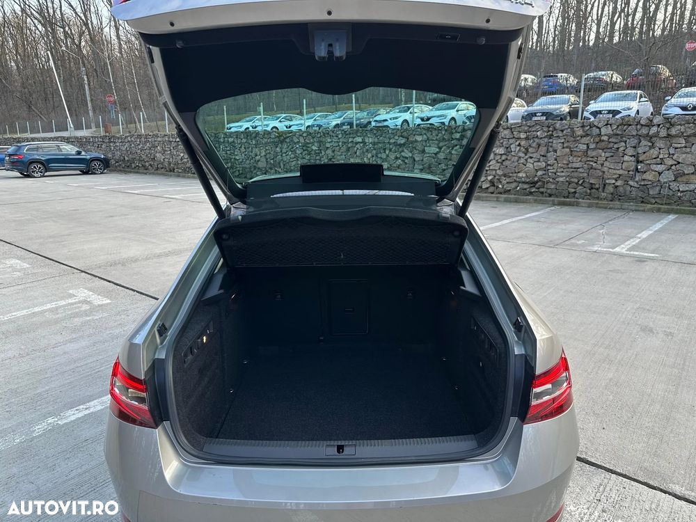 Skoda Superb 2.0 TDI DSG L&K - 39