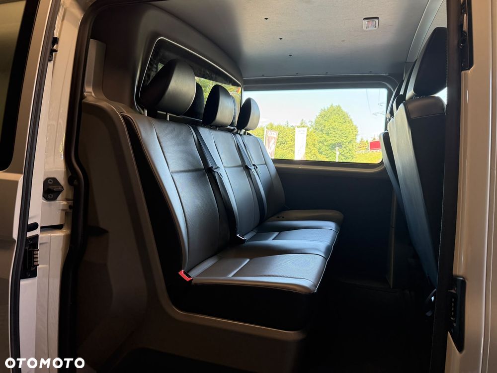 Volkswagen Transporter - 22