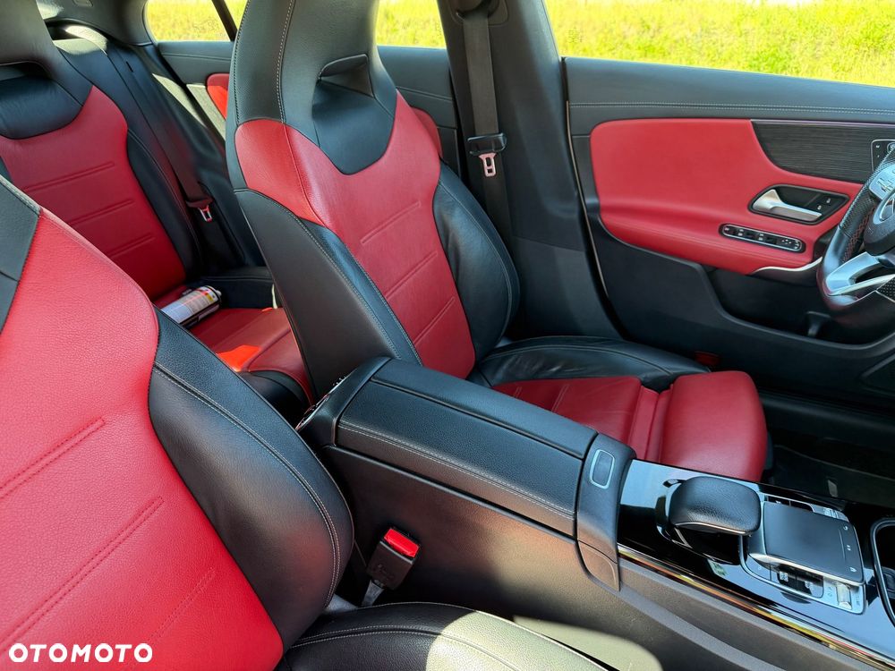 Mercedes-Benz CLA 250 4-Matic AMG Line 7G-DCT - 21