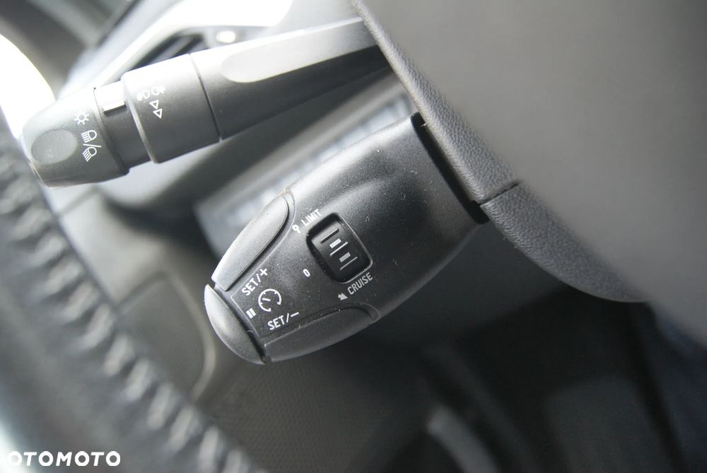 Peugeot 2008 1.2 Pure Tech Style - 29