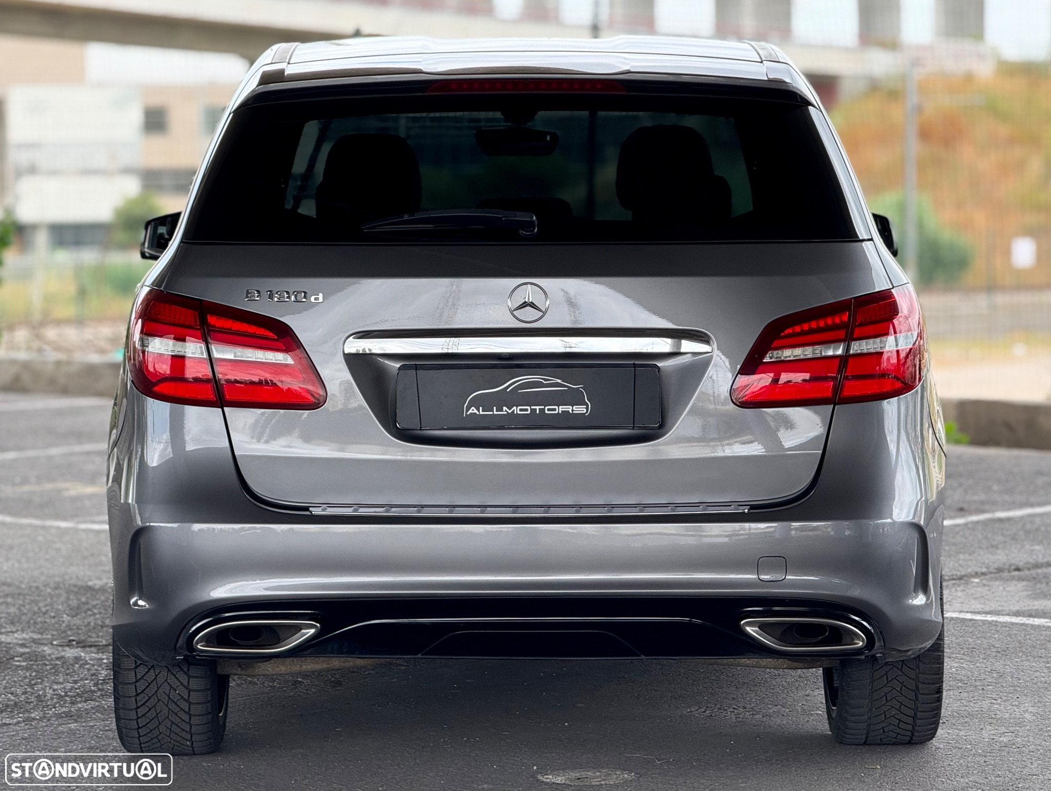 Mercedes-Benz B 180 d AMG Line - 12