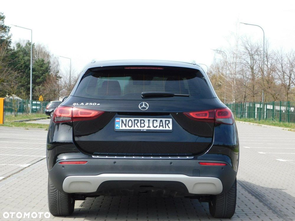Mercedes-Benz GLA - 5
