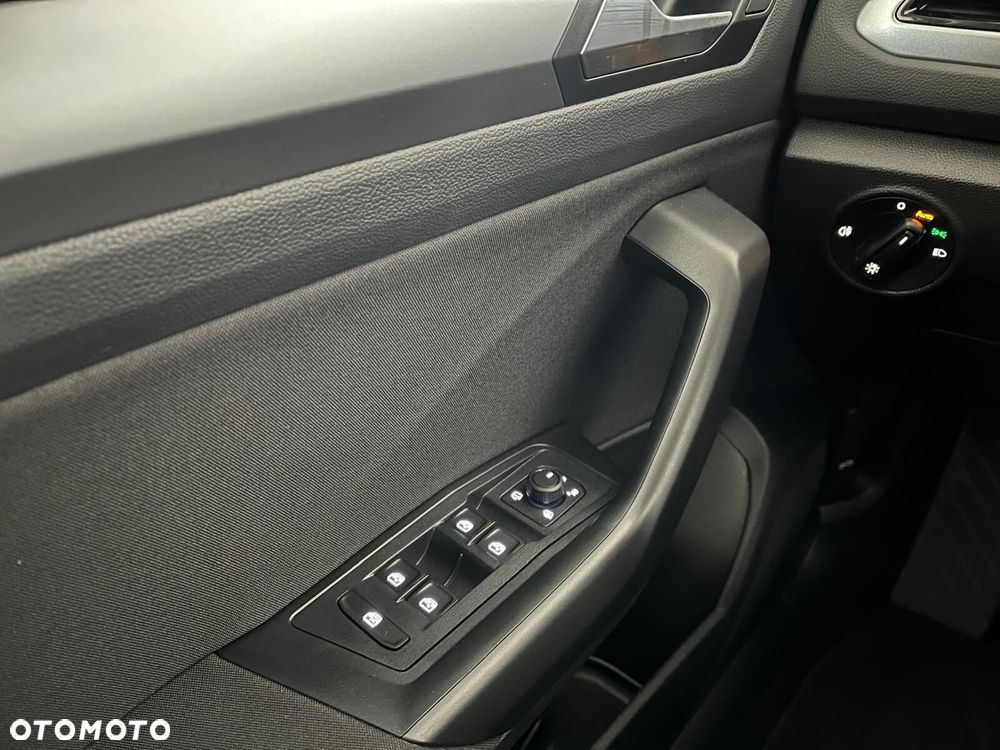 Volkswagen T-Roc - 14