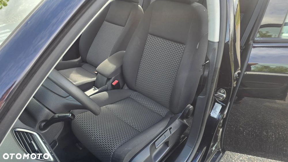 Volkswagen Golf 1.6 Team - 33