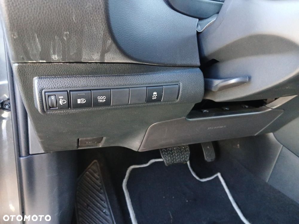 Toyota Corolla 1.8 Hybrid Comfort - 22