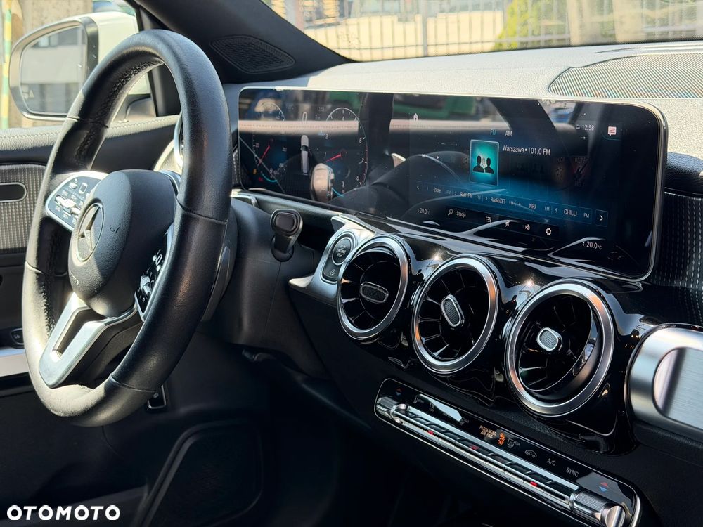 Mercedes-Benz GLB 250 4-Matic 8G-DCT - 34