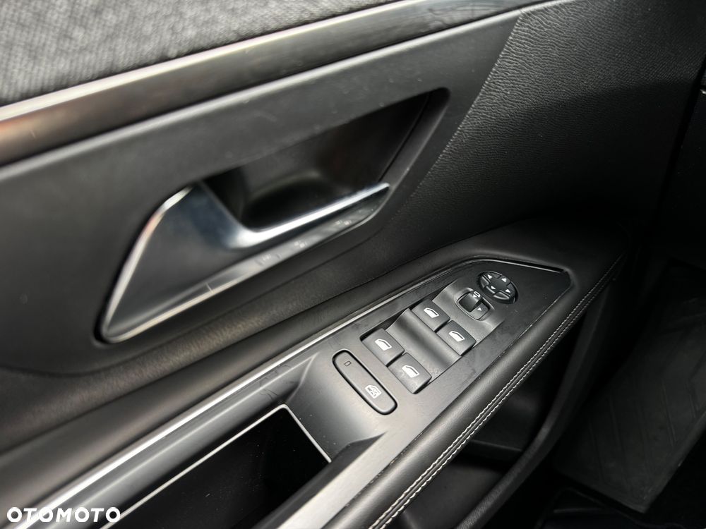Peugeot 5008 1.5 BlueHDi Allure S&S EAT8 - 18
