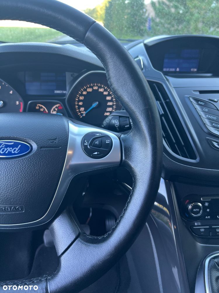 Ford Kuga 2.0 TDCi 4x4 Titanium - 12