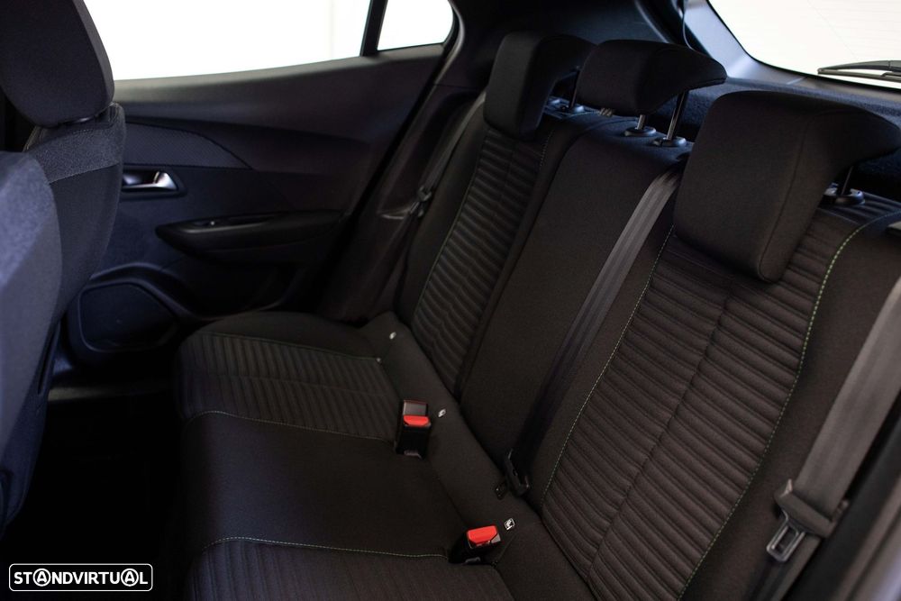 Peugeot 2008 1.2 PureTech Active - 12