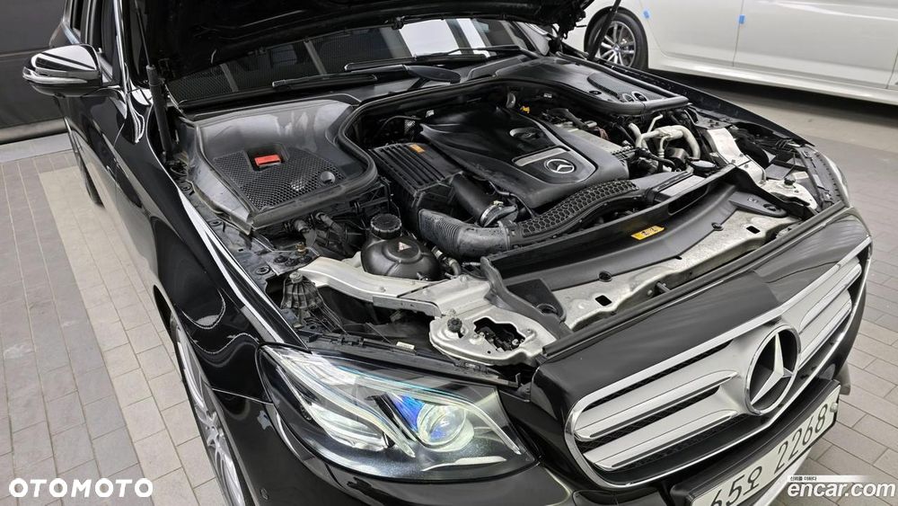 Mercedes-Benz Klasa E 300 9G-TRONIC AMG Line - 6